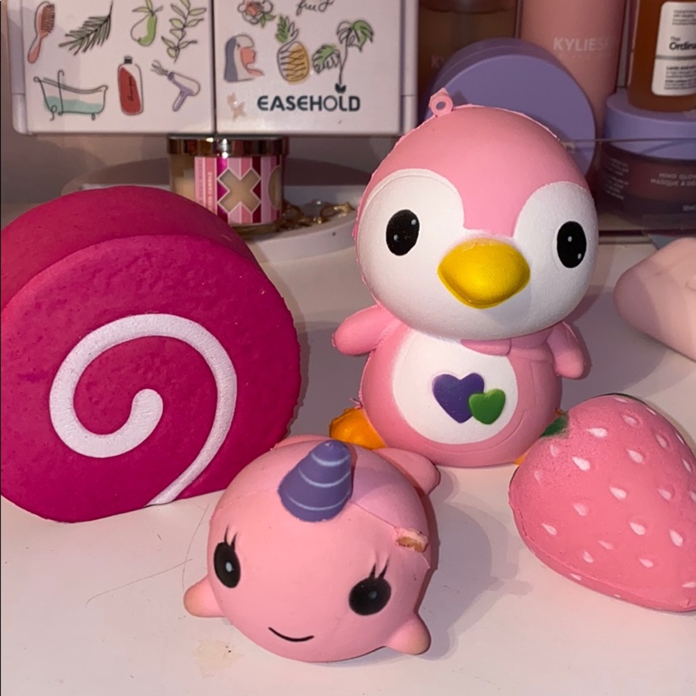 4 Squishy toys